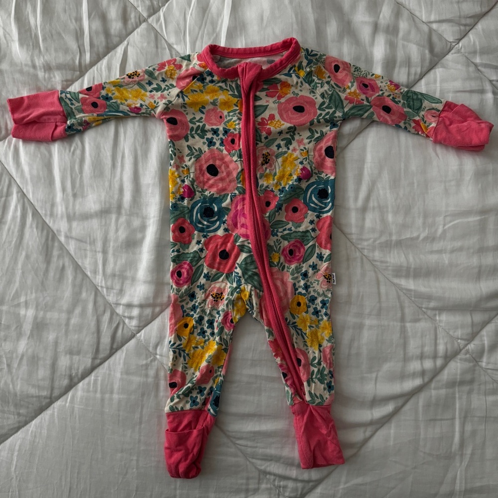 little sleepies | zippy | newborn | signature floral